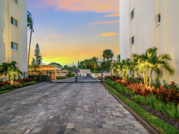 Charming Siesta Key Two Bedroom Vacation Rental